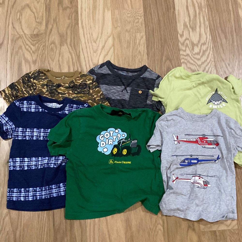 Bundle of 6 boys T shirts. Old Navy and Carter’s.